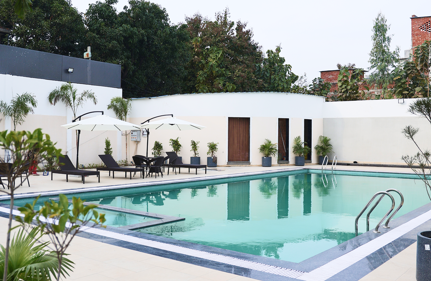 Poolside garden — haldi / mehndi setup